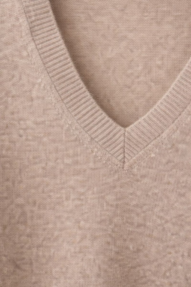 Close up photo of Eva Cashmere V-neck sweater