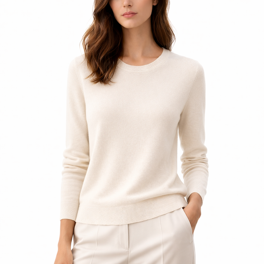 Amara Crew Neck Cashmere Ivory Sweater on the model
